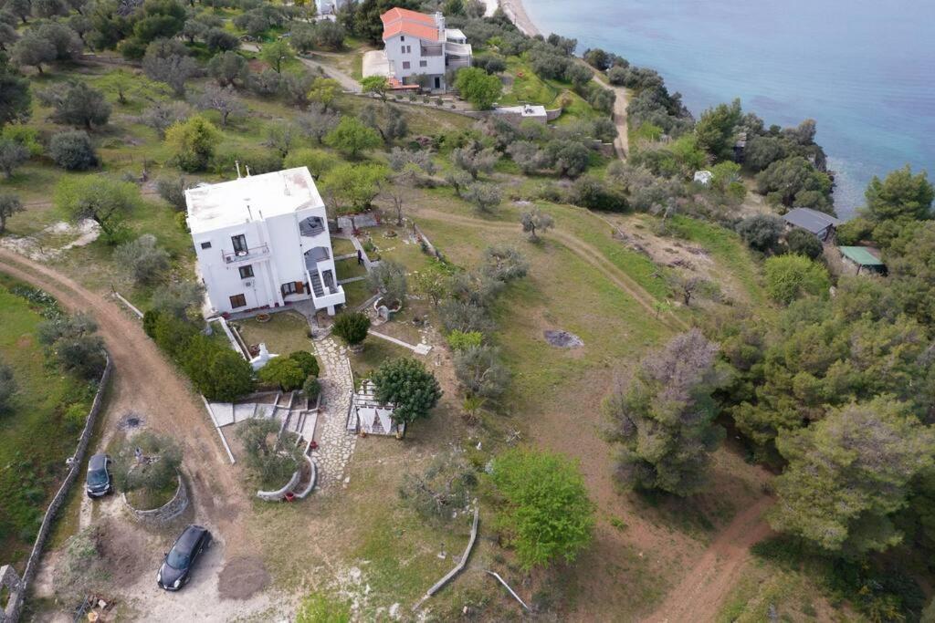 Sea Breeze Paradise Case de vacanță Paliouri